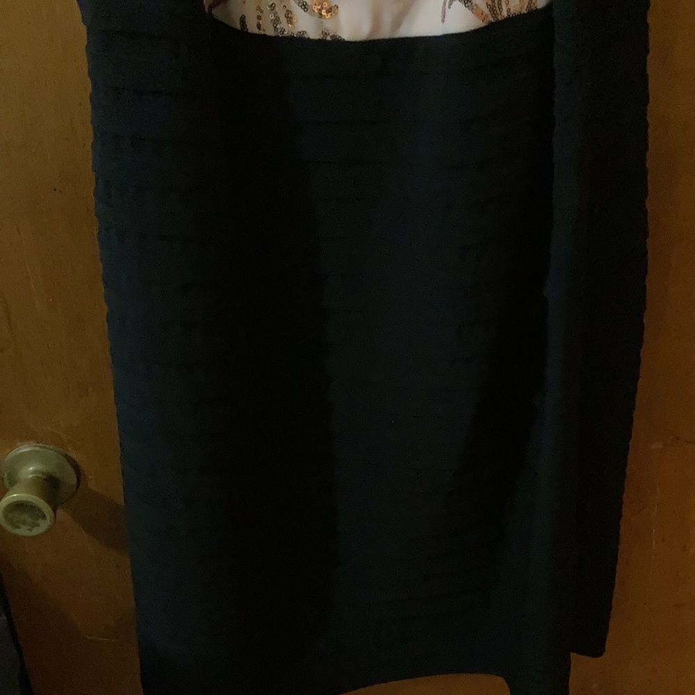 Dress - Picture 4 of 7